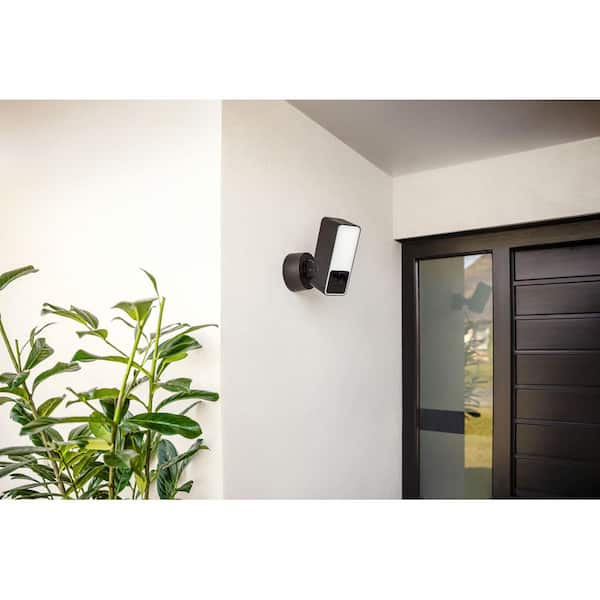 Outdoor Cam – Smart Wired Dimmable Outdoor Floodlight, works with Apple Home, 2-Way Comm, End-to-End Encryption (Black)