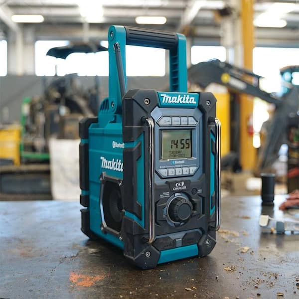 Makita 18V LXT/12V max CXT Lithium-Ion Cordless Bluetooth Job Site Charger/ Radio, Tool Only XRM10 - The Home Depot