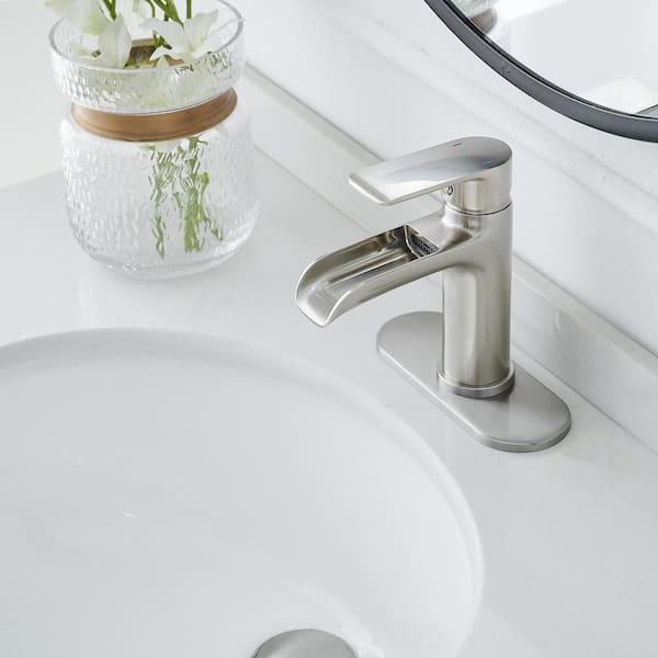 BWE Waterfall Single Handle Single Hole Low-Arc Modern