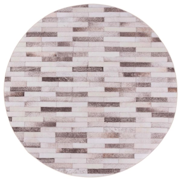 SAFAVIEH Faux Hide Beige/Brown 6 ft. x 6 ft. Machine Washable Plaid Geometric Round Area Rug