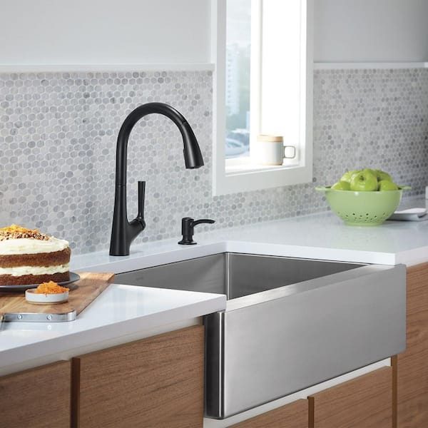 Elmbrook Single-Handle Pull-Down Sprayer Kitchen Faucet in Matte Black