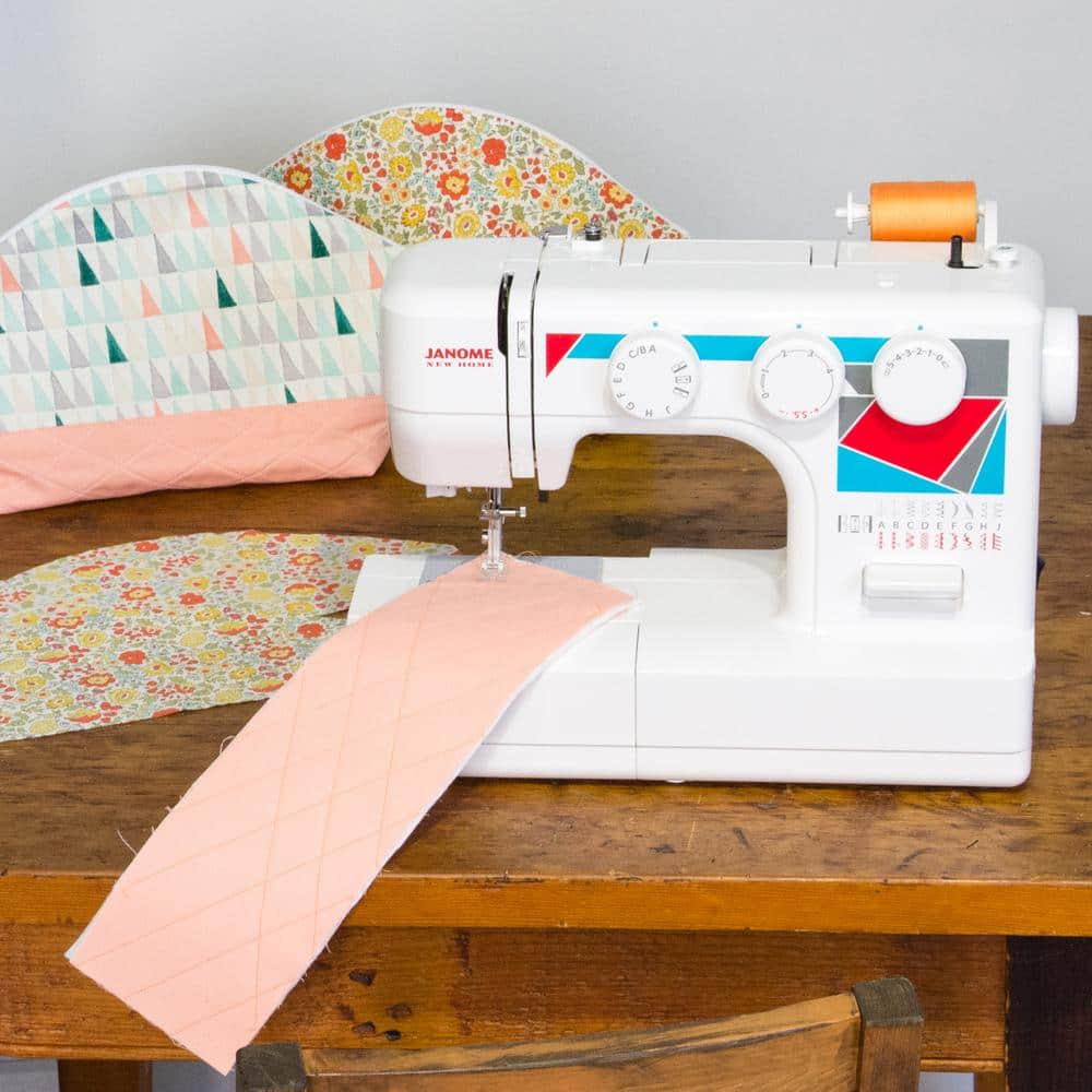 White Computerized Sewing Machine with Automatic Needle Threader