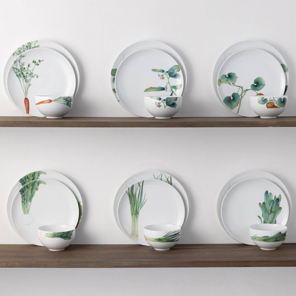 Kyoka Shunsai White Porcelain 18-Piece Dinnerware Set with Graphic Detail