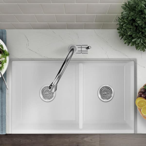 CHESHIRE 33 in. White Fireclay Farmhouse Apron Front Undermount