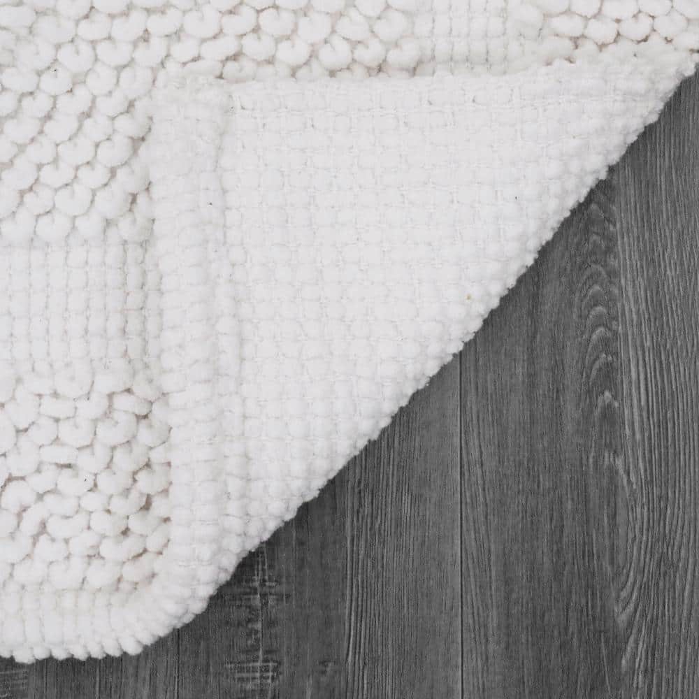 Luxurious White Cotton Chenille Non-Slip Bath Mat 20" x 32"
