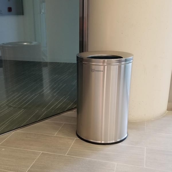 https://images.thdstatic.com/productImages/9a41c456-3793-493d-a03f-a9166b7ce7f0/svn/hls-commercial-commercial-trash-cans-thdc05g26-44_600.jpg
