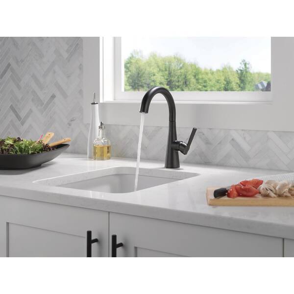 Single Handle Bar Faucet in Matte Black