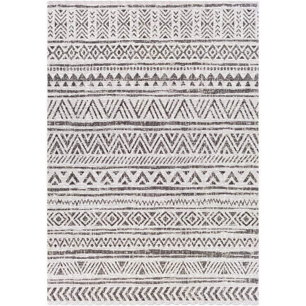 Charcoal and White Oval Synthetic Indoor/Outdoor Area Rug
