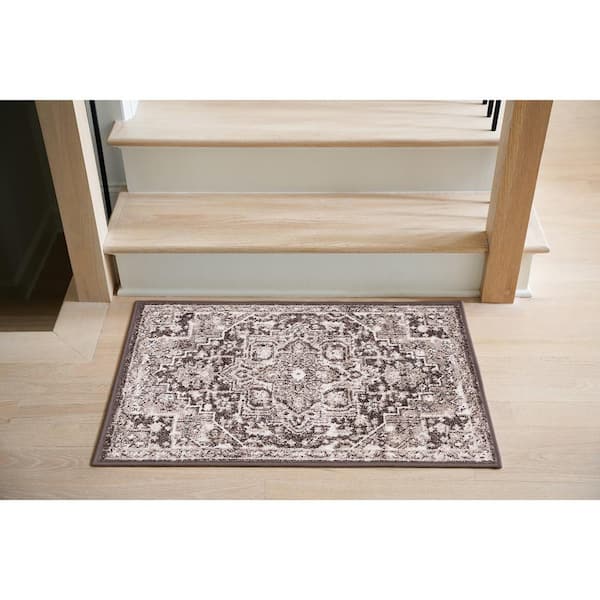 Magic Traditional Brown and Cream 2 ft. x 3 ft. Oriental Indoor Area Rug