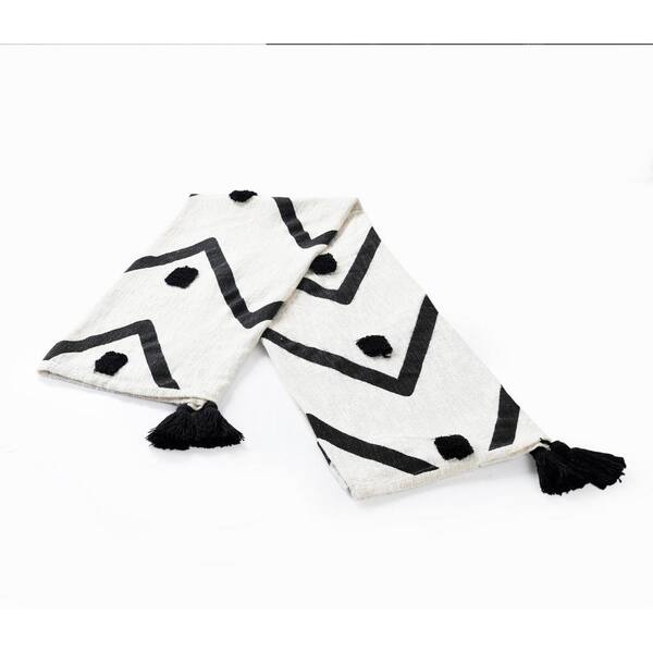 Black and white chevron throw online blanket