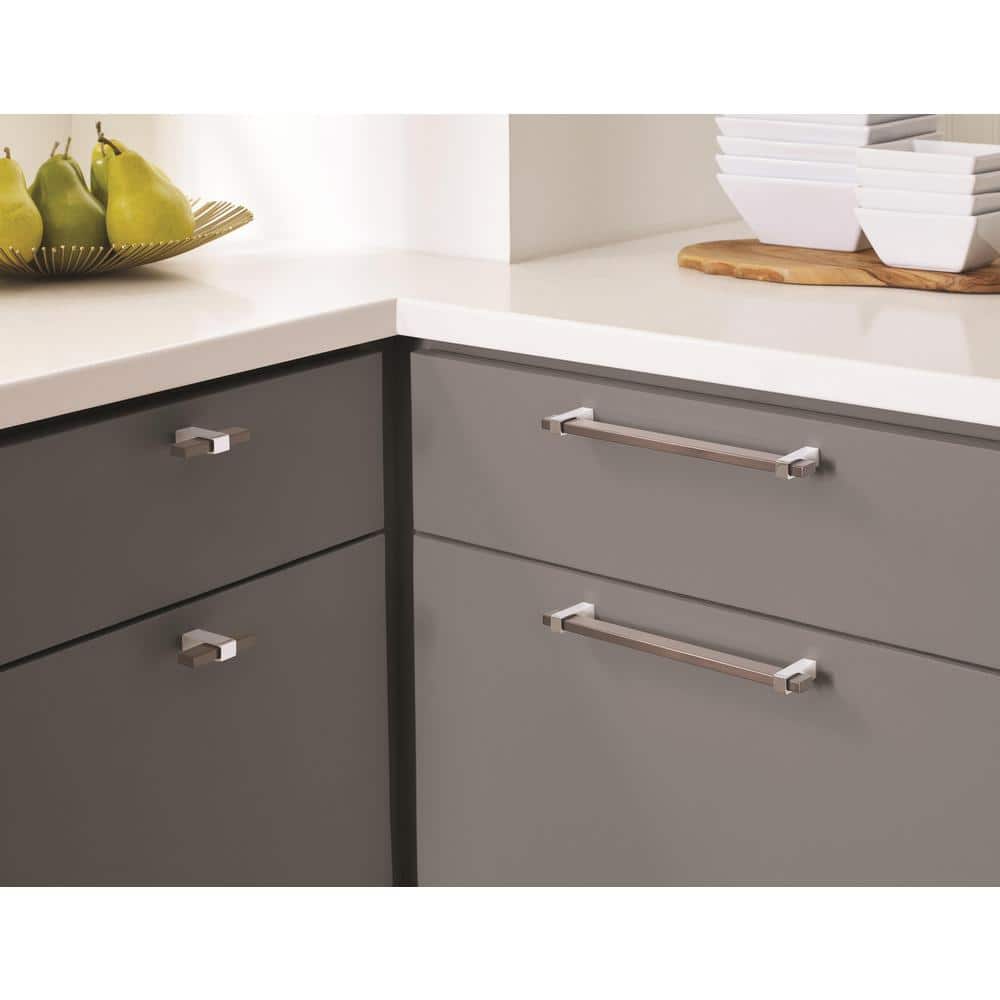 Mulino 7-9/16 inch Black Brushed Nickel and Polished Chrome Bar Pull