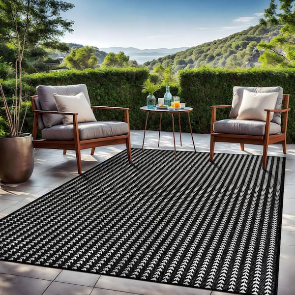 Arrow Black 10 ft. x 14 ft. Chevron Striped Washable Indoor Outdoor Area Rug