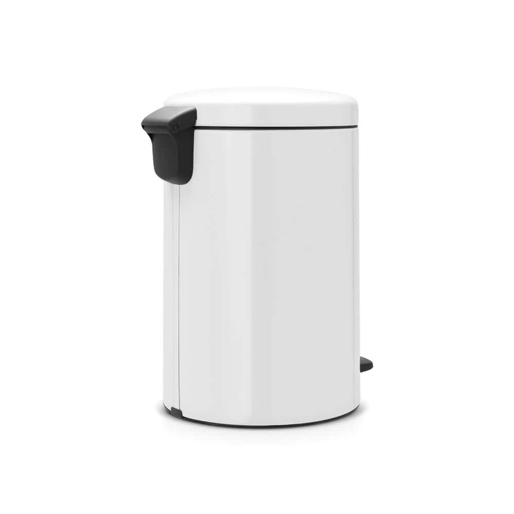 White Plastic Round Pedal Trash Can, 20 Liters