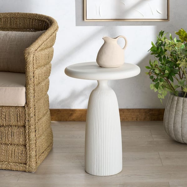 Oskar 15.7 in. Round Concrete End Table