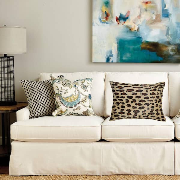 how many throw pillows