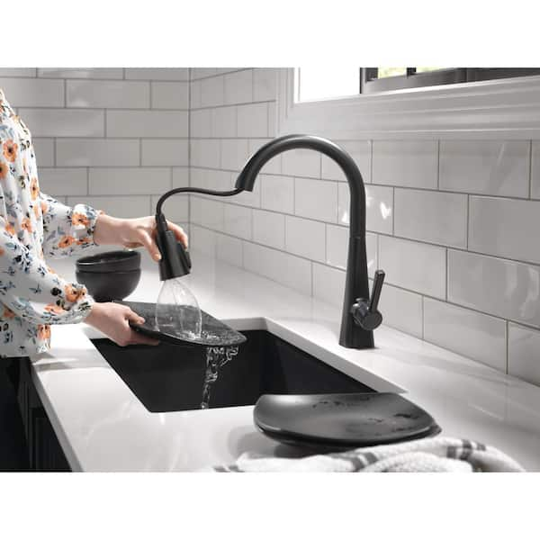 Lenta Single-Handle Pull-Down Sprayer Kitchen Faucet with ShieldSpray Technology in Matte Black