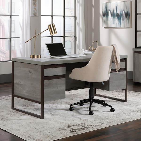 Manhattan shop gate desk