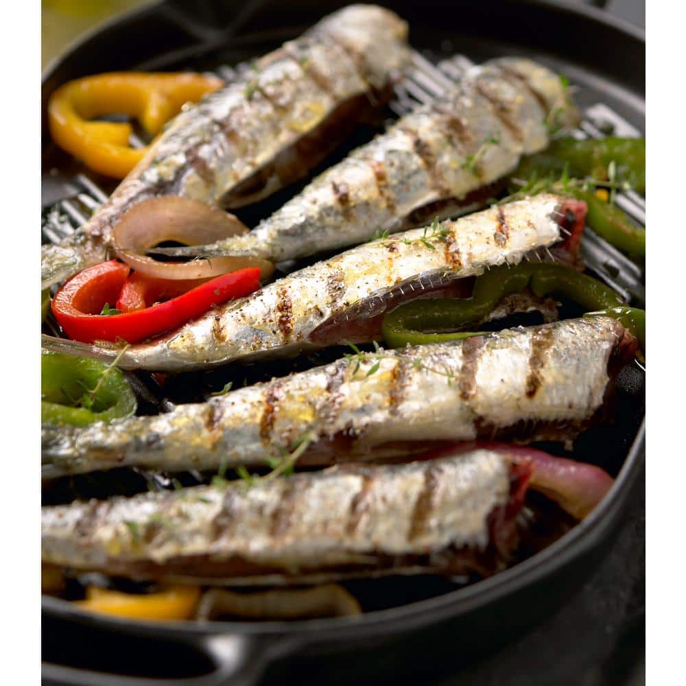 Medium Black Enameled Cast Iron Oval Grill Pan