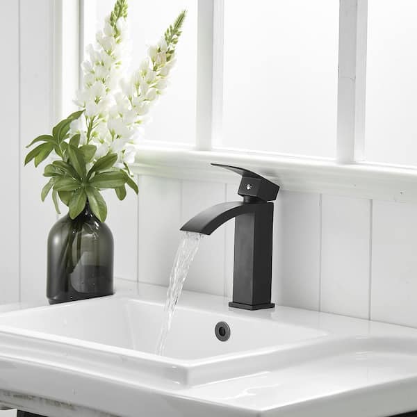 Single Handle Single Hole Bathroom Faucet in Matte Black
