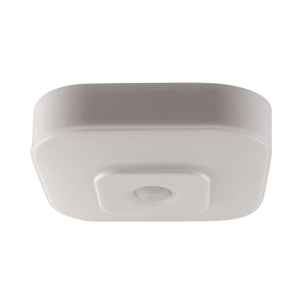 BAZZ LED White Wireless Square Under Cabinet Puck with Motion Sensor