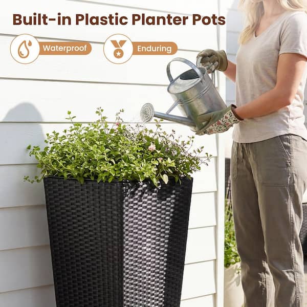 Liviza Set of 2 Plastic Planters with Detachable Plastic Liners