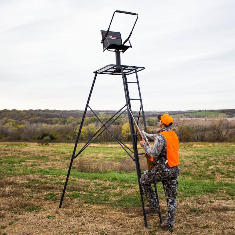 Tripod Hunting Ladderstand with Swiveling Seat