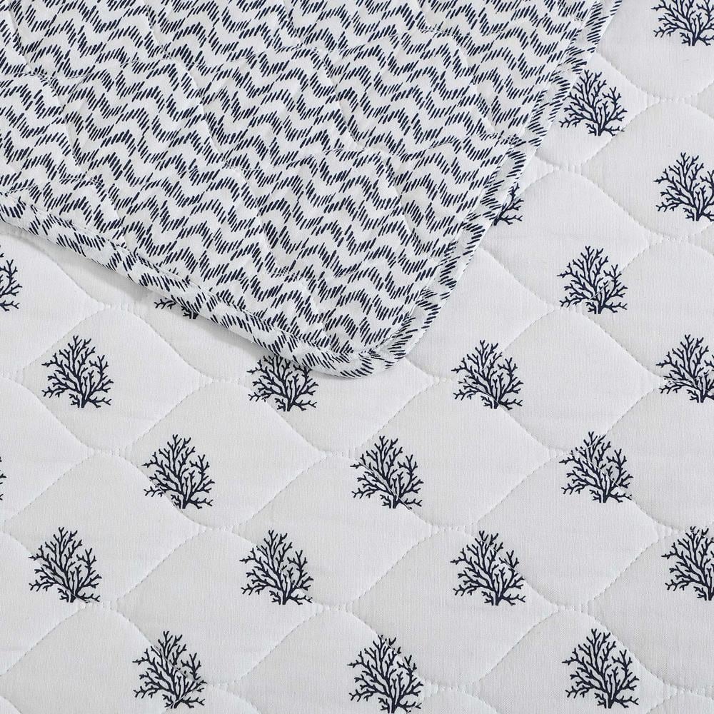Twin Blue Cotton Reversible Quilt Set with Coral Motifs