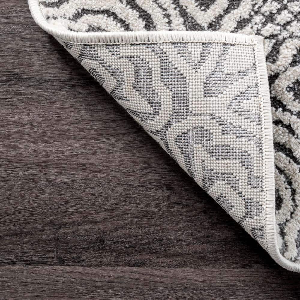 Exie Light Gray Moroccan Geometric 3x5 Area Rug