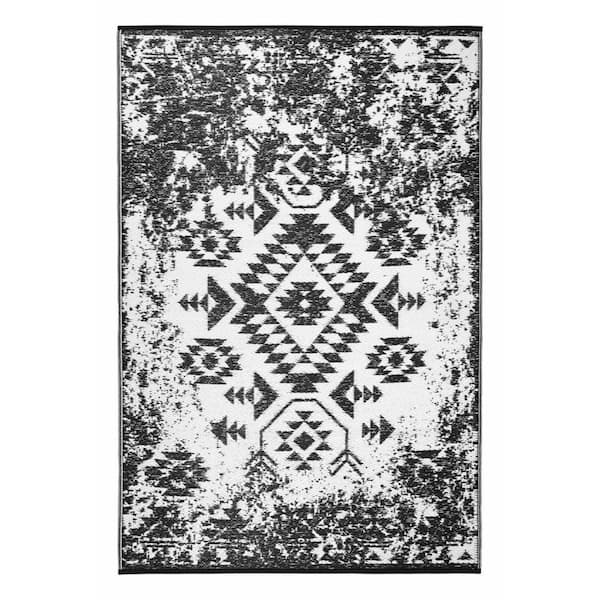 Black 4 ft. x 6 ft. Woven Border Polypropylene Rectangle Indoor/Outdoor Area Rug