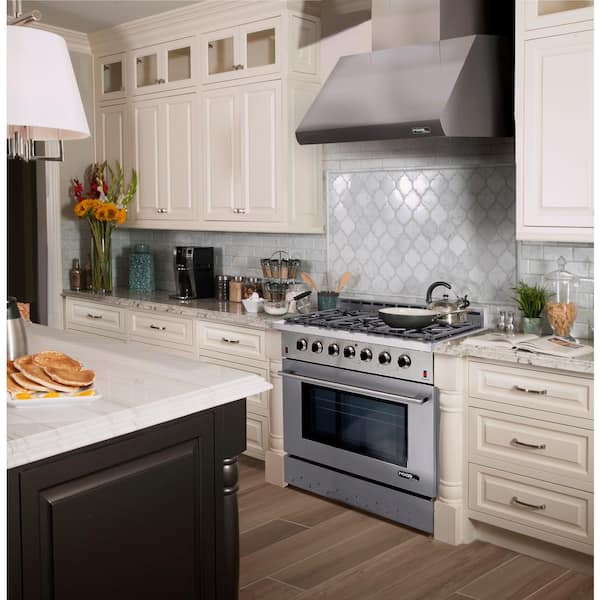 Entree Bundle 36 in. 5.5 cu. ft. Pro-Style Gas Range with Convection Oven and Range Hood in Stainless Steel and Gold