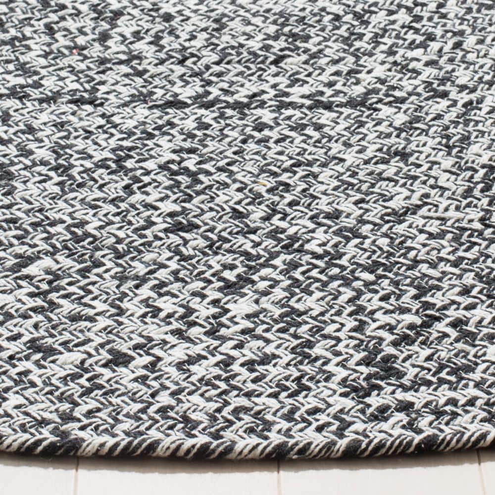 Handwoven Ivory and Black Cotton Oval Area Rug 3' x 5'
