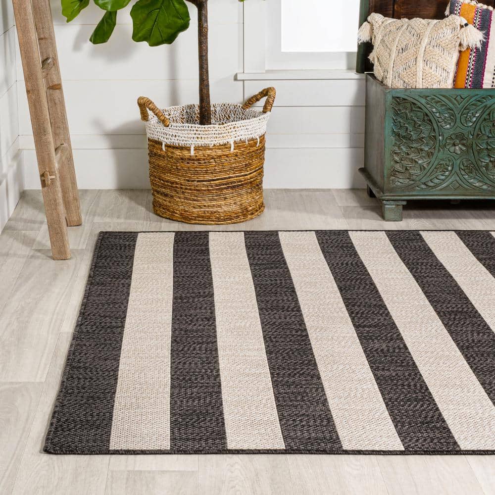 Modern Cottage Black and Beige 4'x6' Synthetic Stripe Area Rug