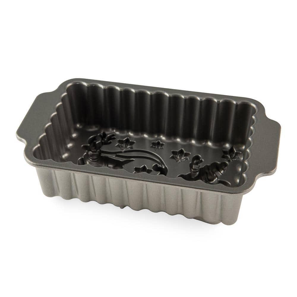 Santa's Sleigh Silver Aluminum Non-Stick Loaf Pan