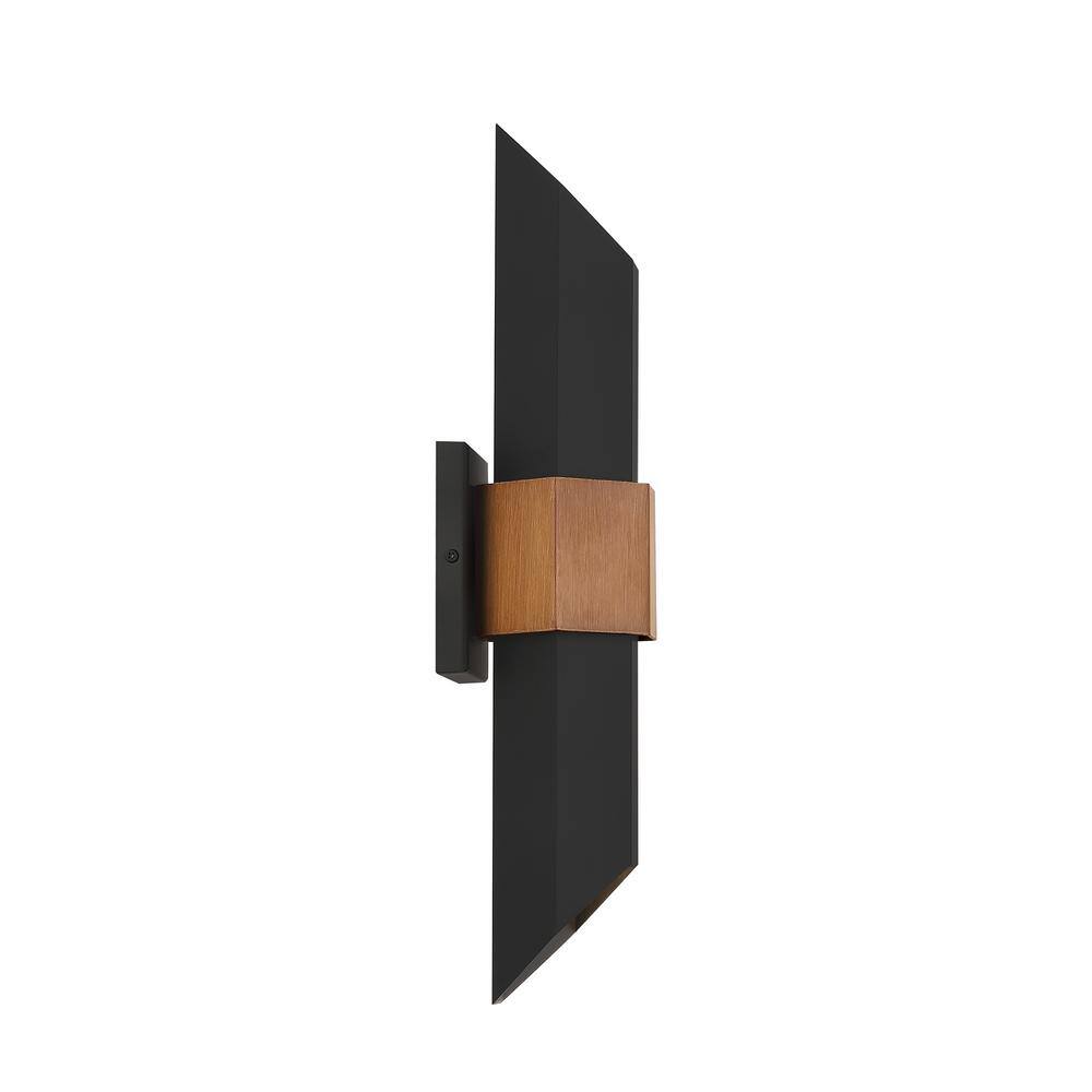 Modern Geometric 20.5" LED Outdoor Lantern in Matte Black