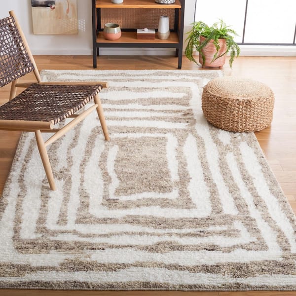 Casablanca 5 ft. x 8 ft. Ivory/Light Brown Geometric Area Rug