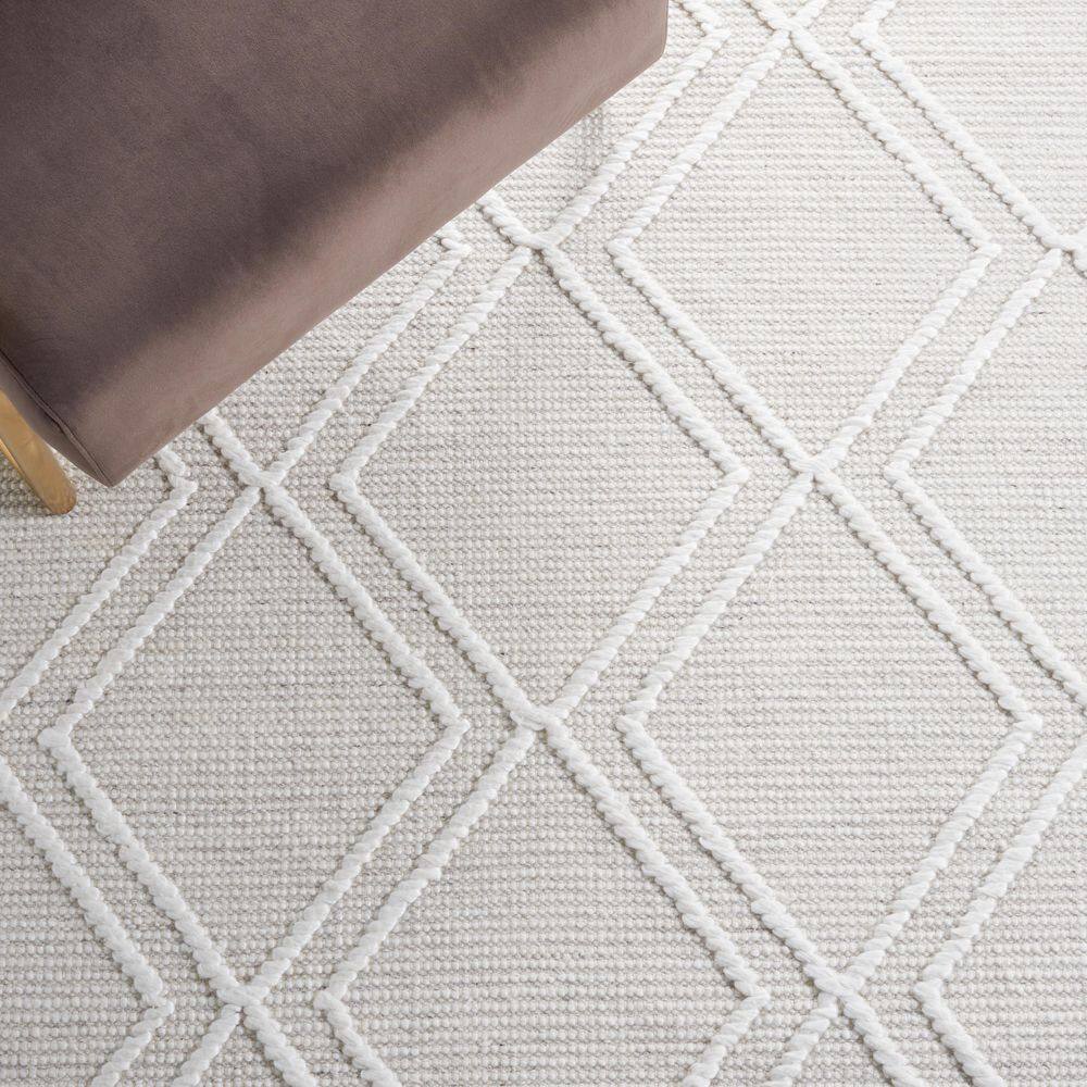 Light Grey and Ivory Handwoven Wool Area Rug, 8' x 10'