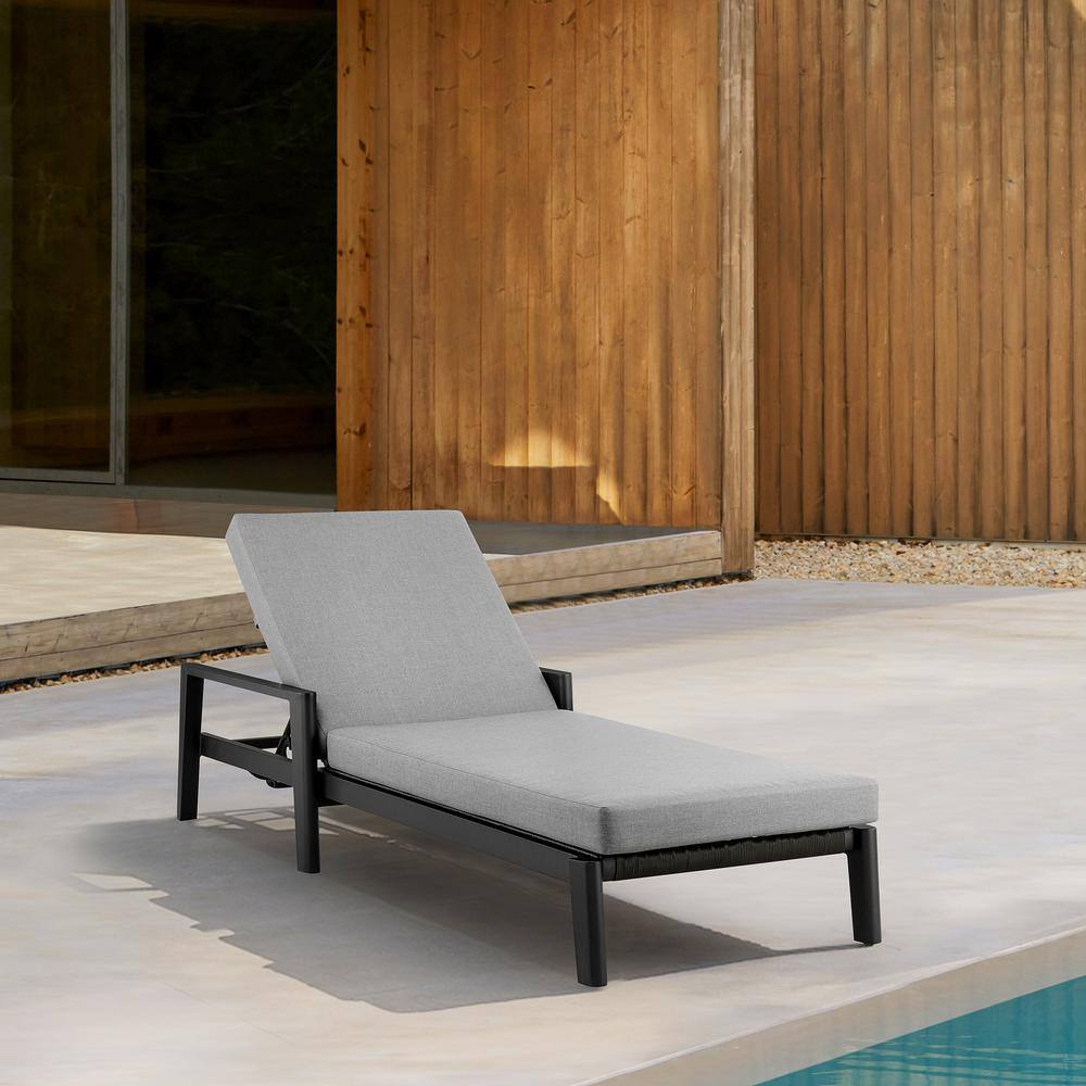 Grand Black Aluminum Outdoor Chaise Lounge with Gray Cushions