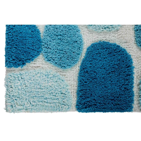 https://images.thdstatic.com/productImages/9bbe371c-a183-4da4-a91f-4b10461026cb/svn/arctic-blue-chesapeake-merchandising-bathroom-rugs-bath-mats-26635-fa_600.jpg