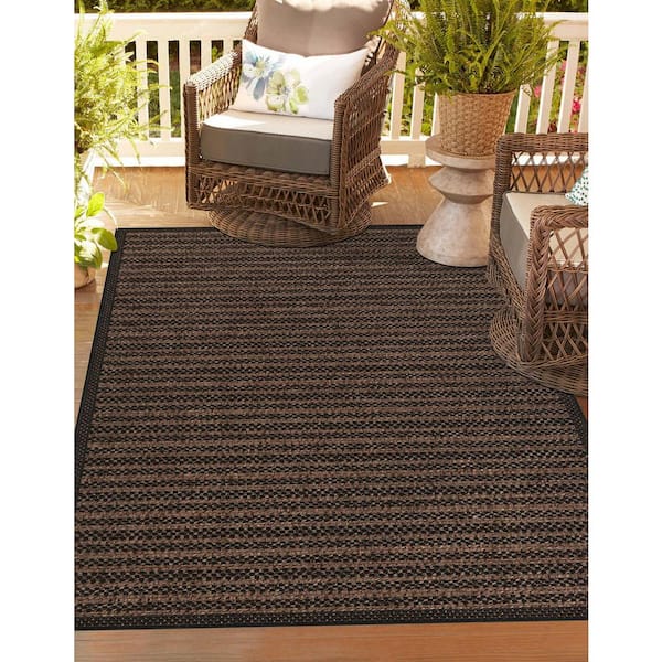Outdoor Checkered Black 4' 0 x 6' 0 Area Rug