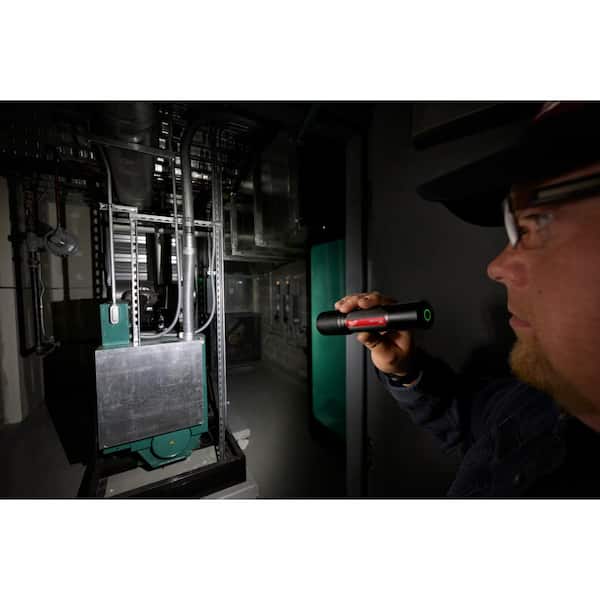 Milwaukee 2,000 Lumens REDLITHIUM USB Slide Focus Flashlight