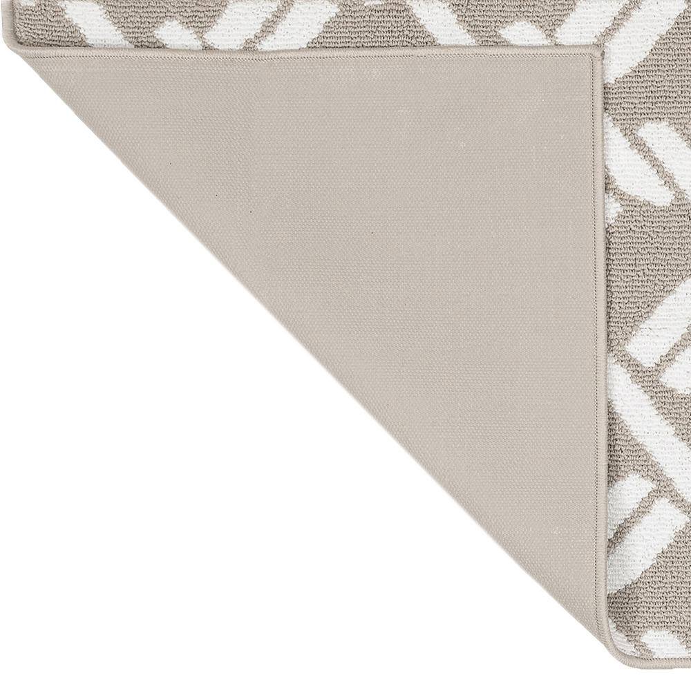 Gray Geometric Tufted Synthetic Runner Rug 26" x 96"