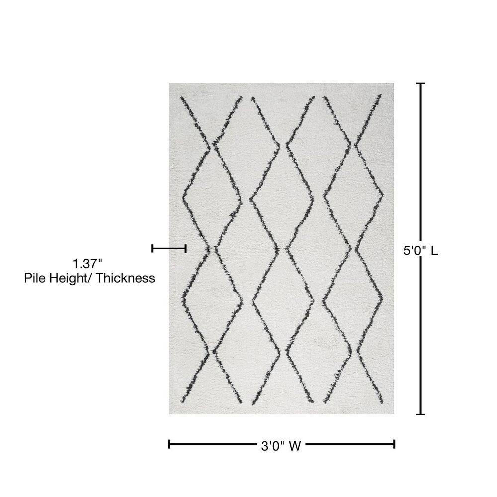 Catala Moroccan Diamond Shag 3'x5' Black and White Area Rug