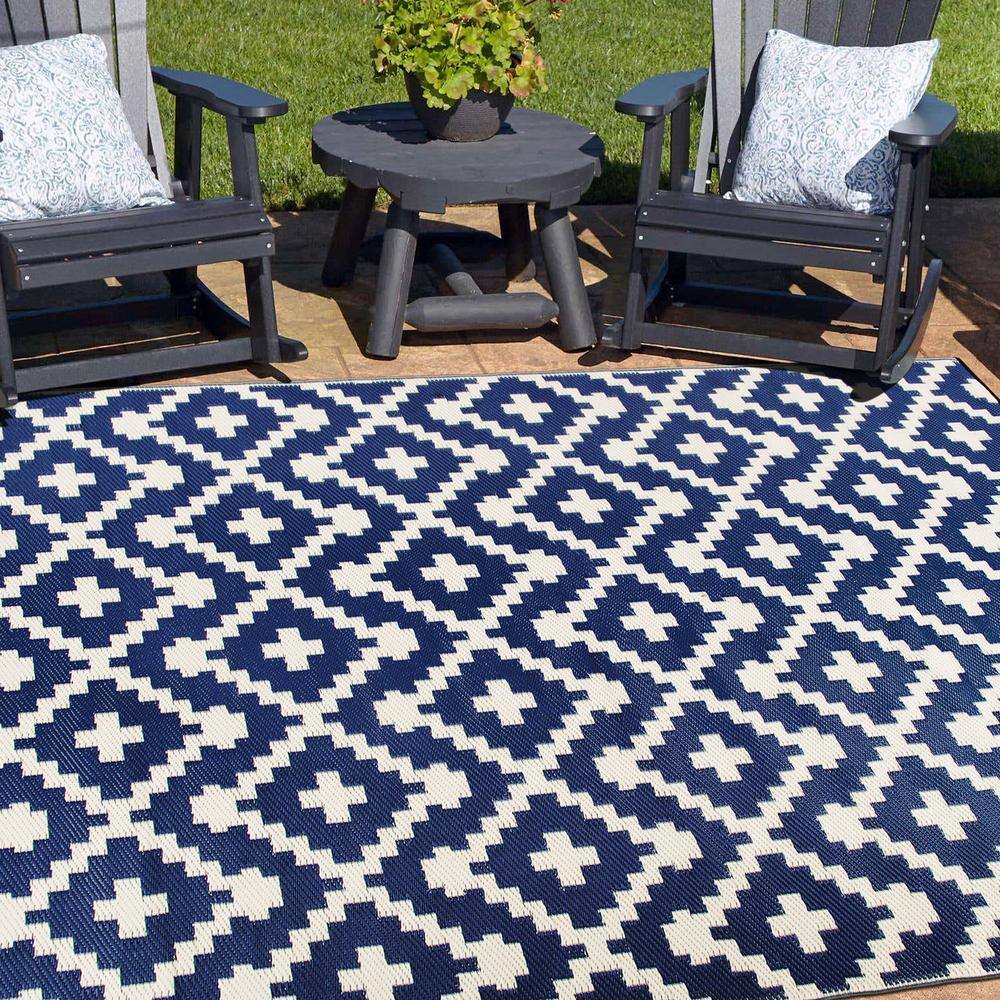 Navy and White Geometric Reversible Synthetic Rug 3' x 5'