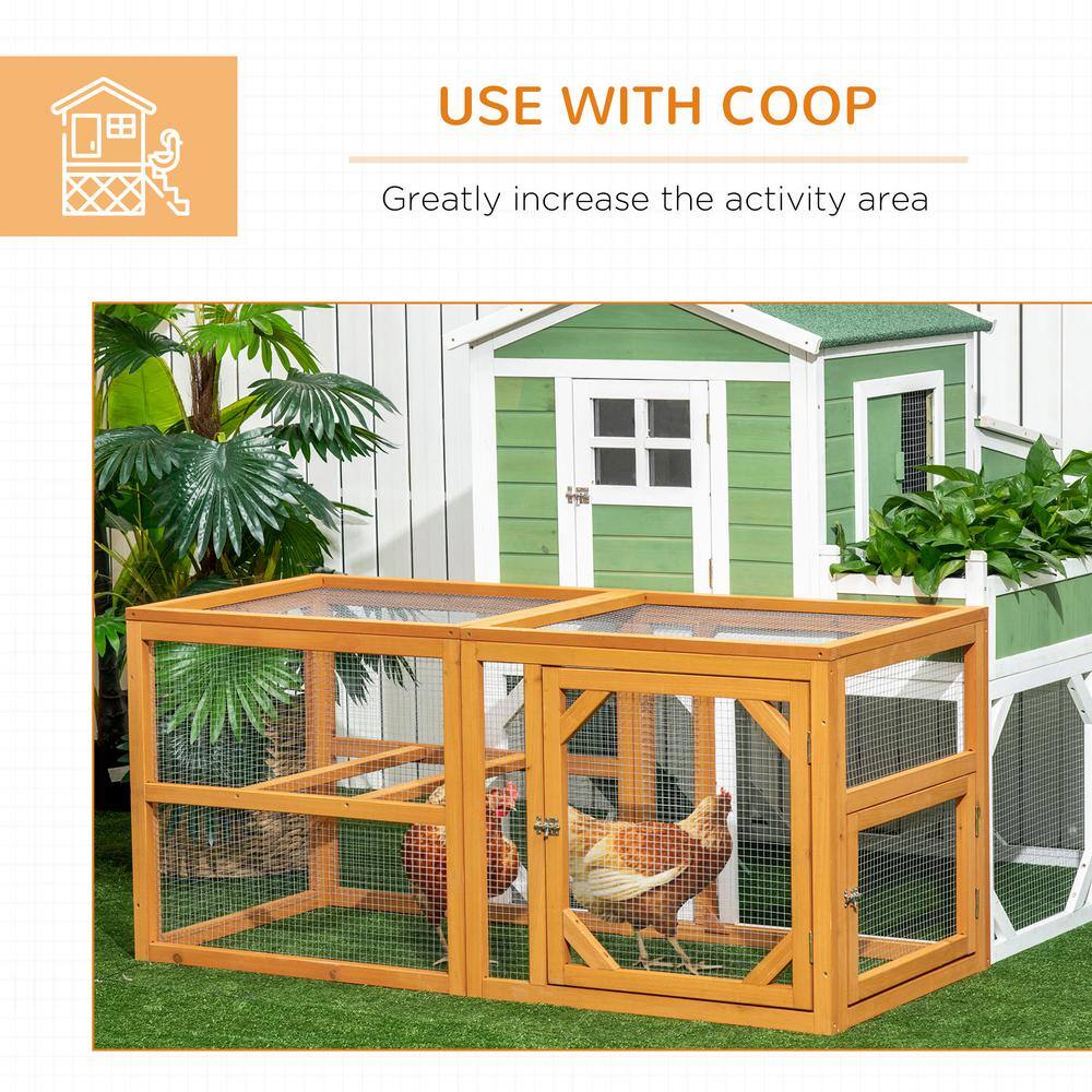 Large Wooden Chicken Coop with Metal Mesh and Lockable Doors
