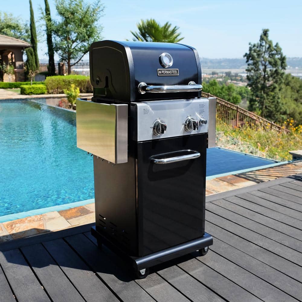 Compact Black Propane Gas Grill with Foldable Side Tables
