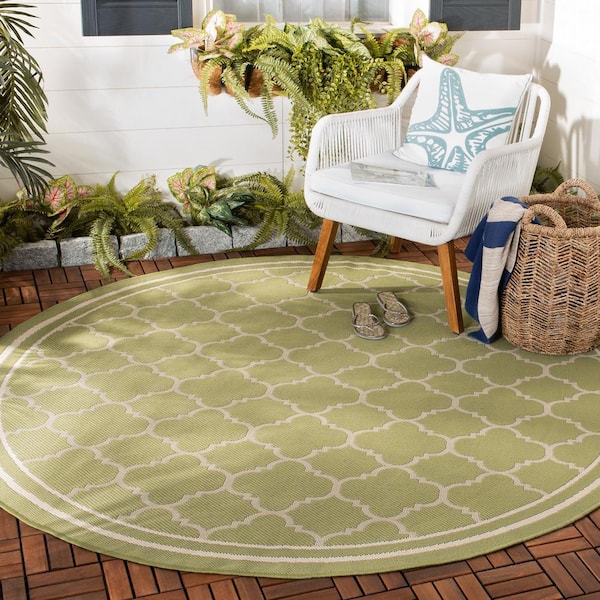 Courtyard Green/Beige 7 ft. x 7 ft. Round Geometric Indoor/Outdoor Patio  Area Rug