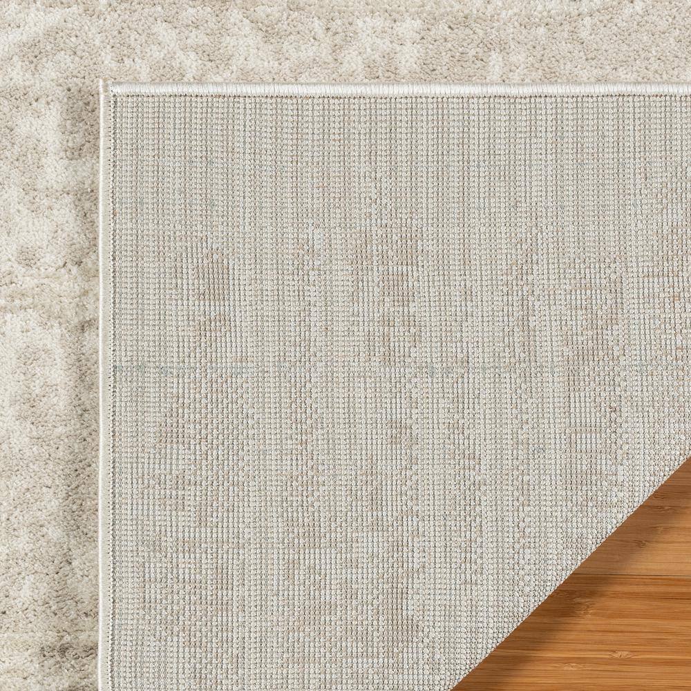 Cream Tufted Rectangular 5' x 7' Synthetic Shag Area Rug