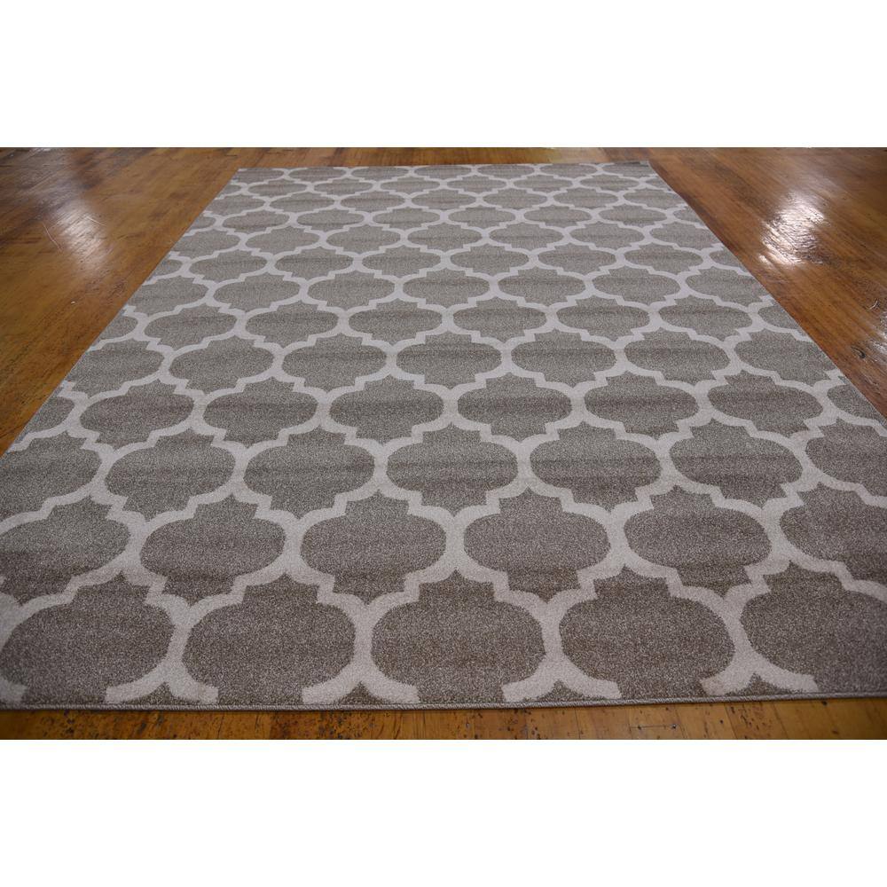 Light Brown Trellis 8'x11' Easy-Care Synthetic Area Rug