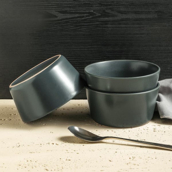 https://images.thdstatic.com/productImages/9c2611ae-81cb-4d24-a39c-e0cf3876b2c8/svn/gray-matte-stone-lain-dinnerware-sets-blb0200-b020002-1f_600.jpg