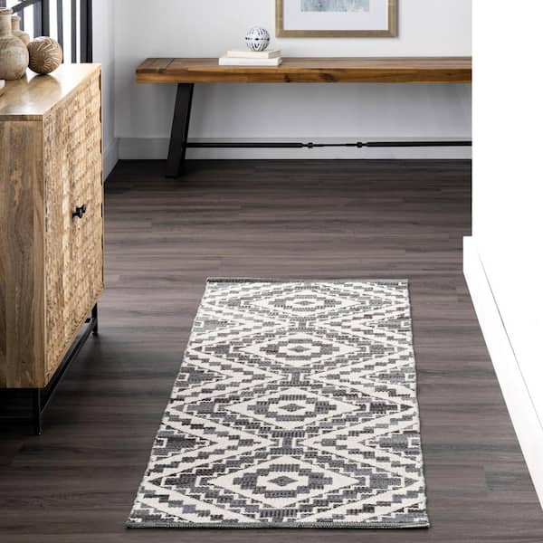 Thea Geometric Aztec Gray 2 ft. x 6 ft. Cotton Indoor Runner Rug